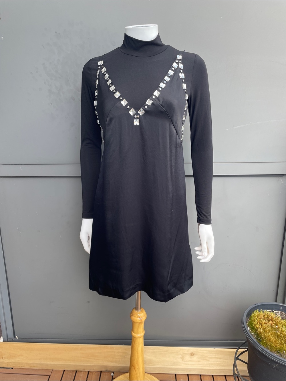 MAJE Elegant Black Turtleneck Long-Sleeve Dress with Embellished V-Neck Size 34 - Picture 2 of 11